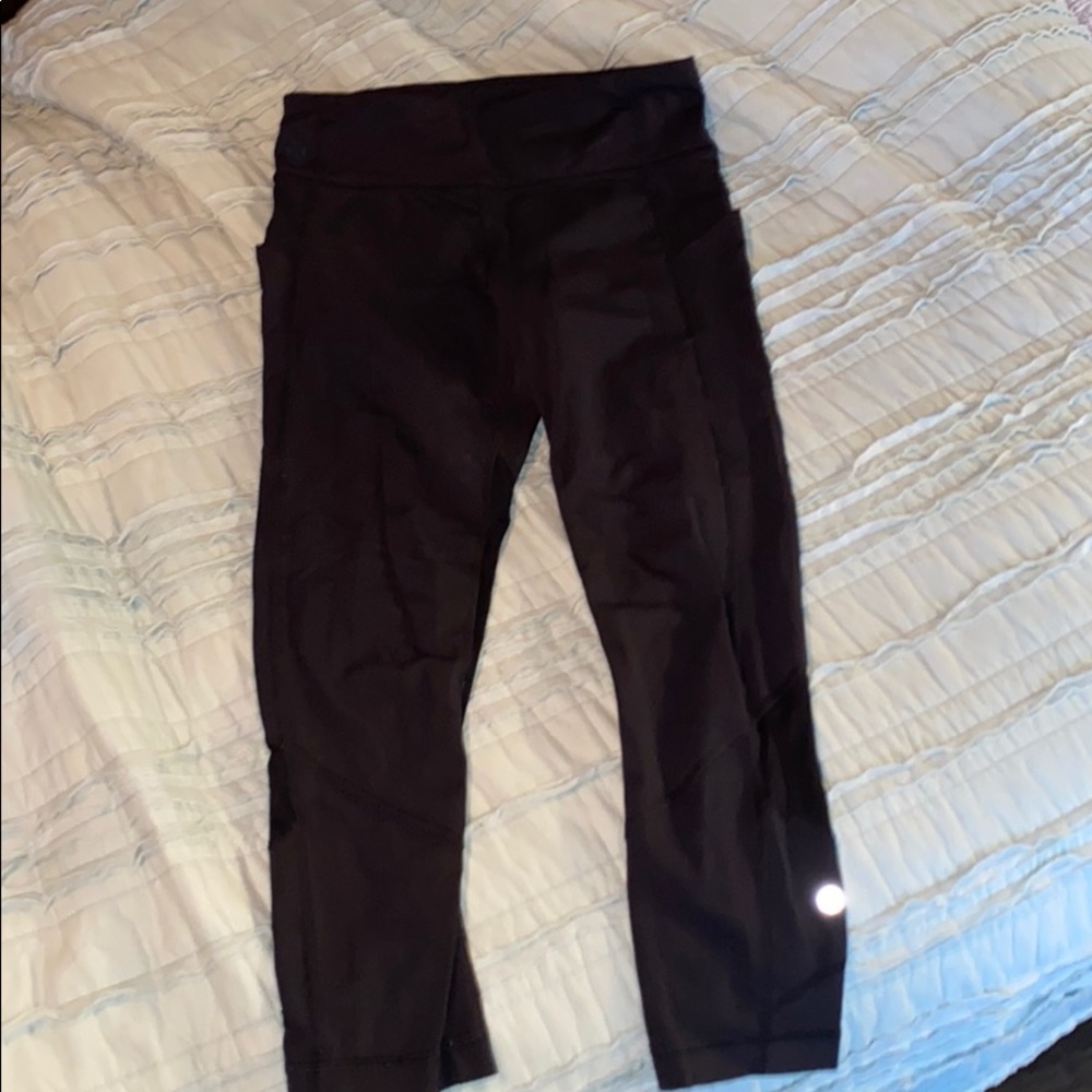 Black cropped lululemon leggings!